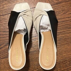 Beautiful Black/White dress shoes. Kitten heel